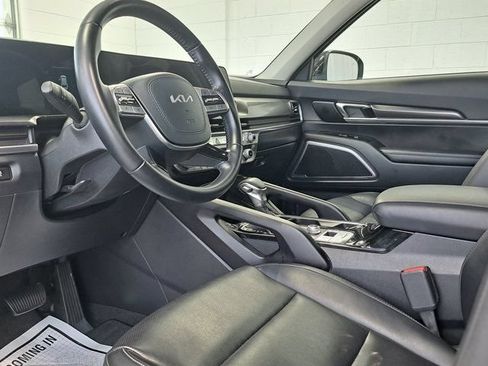 Used 2025 Kia Telluride S FWD image 8