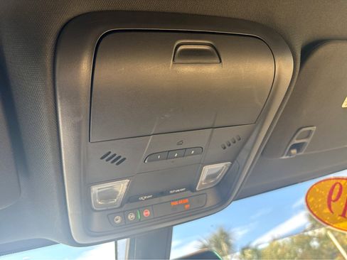 Used 2019 Cadillac XT5 FWD image 26