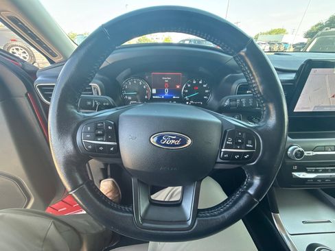 Used 2020 Ford Explorer XLT w/ Equipment Group 202A RWD image 11
