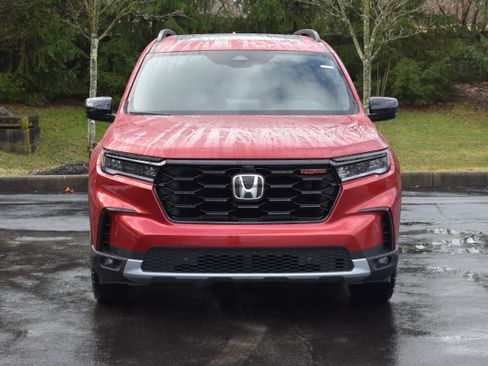 New 2025 Honda Pilot TrailSport image 2