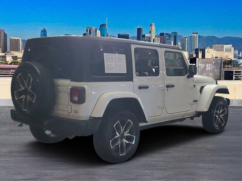 Used 2024 Jeep Wrangler Unlimited AWD/4WD image 4