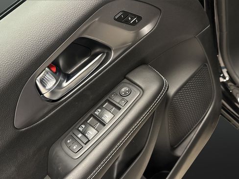 New 2026 Chrysler Pacifica Select AWD/4WD image 29