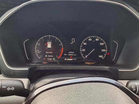 Used 2023 Honda Pilot Touring image 14