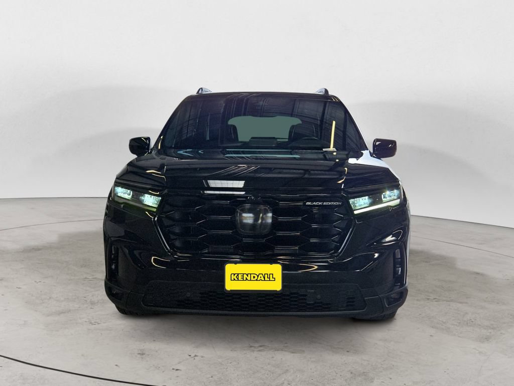 Used 2025 Honda Pilot Black Edition image 2