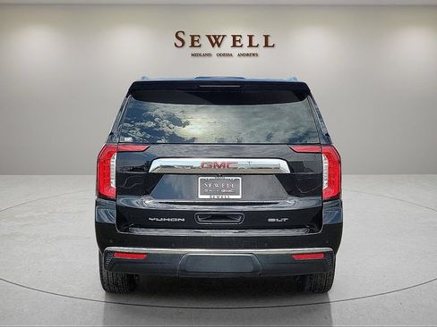 Used 2021 GMC Yukon SLT w/ Rear Media and Nav Package AWD/4WD image 4