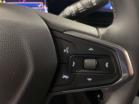 Used 2024 Chevrolet Trax LT w/ LT Convenience Package FWD image 30