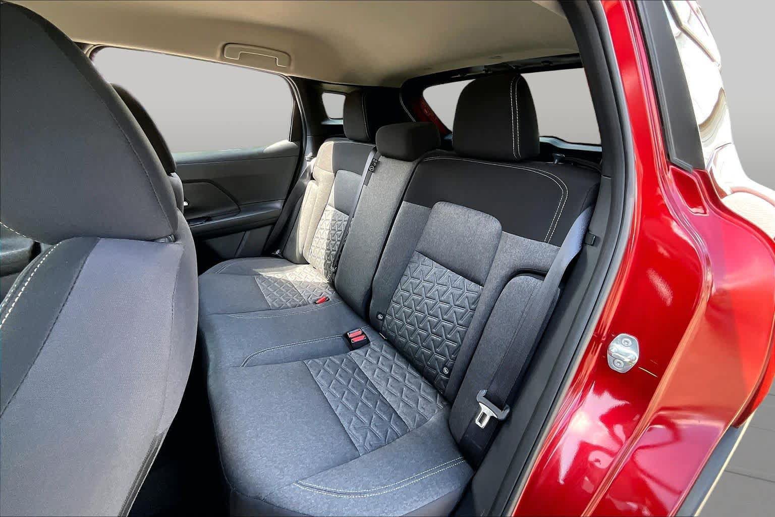 Certified 2025 Nissan Kicks SV FWD image 19