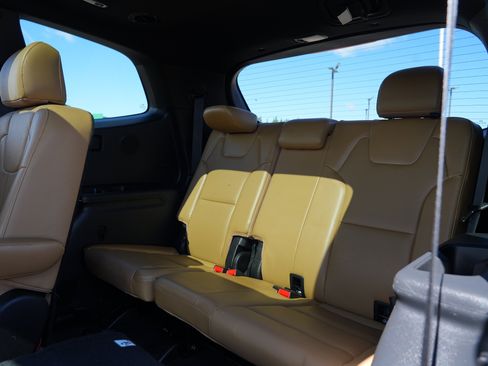 Used 2021 Kia Telluride SX w/ Towing Package AWD/4WD image 27