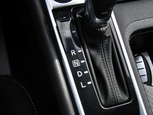 Used 2023 Nissan Sentra SV image 24