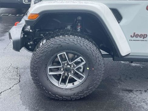 New 2025 Jeep Gladiator Mojave w/ Convenience Group image 38