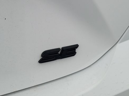 Certified 2025 Toyota Camry SE image 9