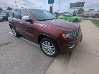 Used 2017 Jeep Grand Cherokee Limited AWD/4WD video 1