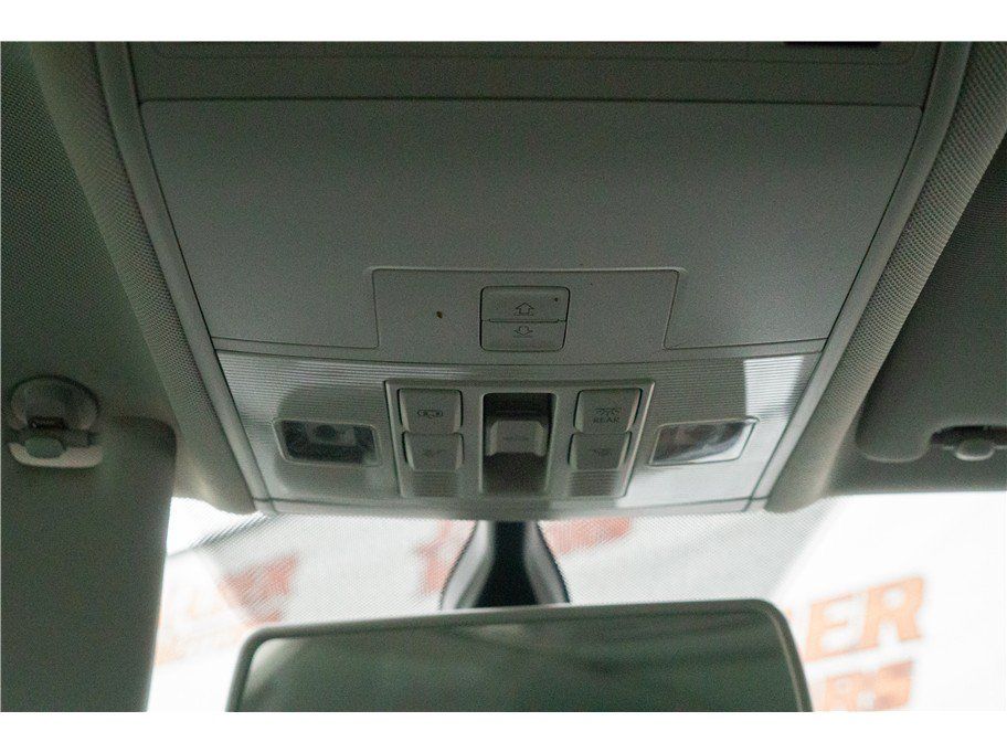 Used 2020 Volkswagen Tiguan SE w/ Panoramic Sunroof Package FWD image 24