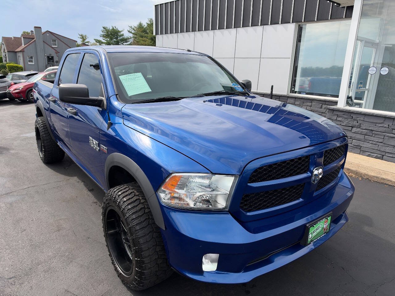 Used 2017 RAM 1500 Express AWD/4WD image 11