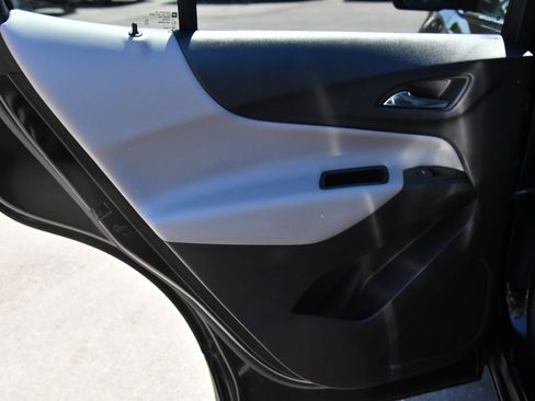 Used 2019 Chevrolet Equinox LT FWD image 32
