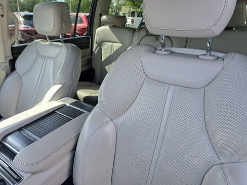 Used 2024 Jeep Wagoneer L Series II image 19