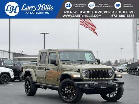 Used 2025 Jeep Gladiator Sport image 1