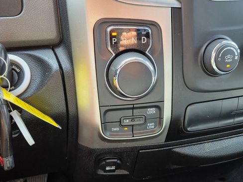 Used 2019 RAM 1500 Classic SLT AWD/4WD image 29