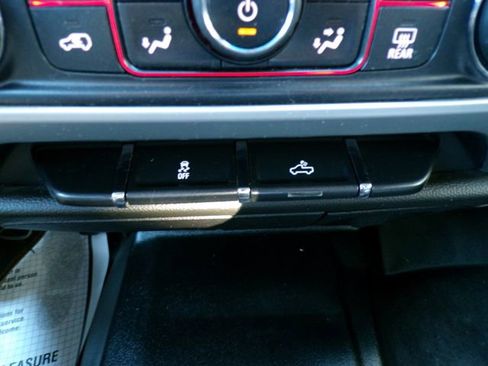 Used 2015 GMC Sierra 2500 SLE image 25