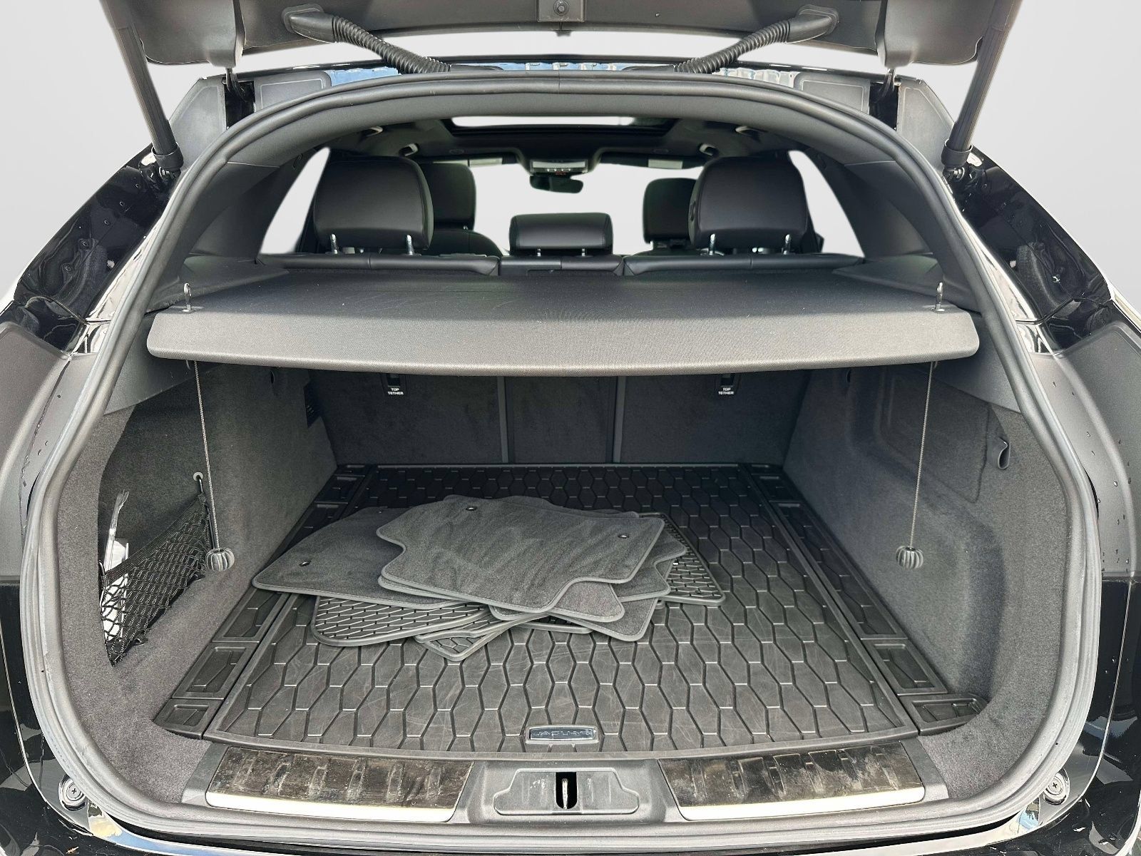 Used 2023 Jaguar F-PACE S AWD/4WD image 12