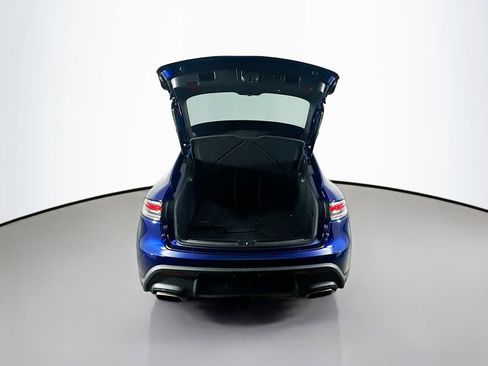 Certified 2023 Porsche Macan image 28