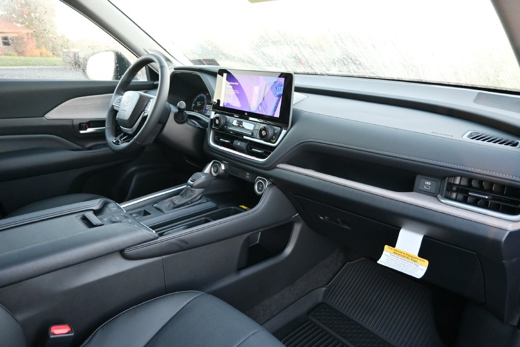 New 2026 Toyota Grand Highlander AWD image 16