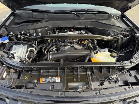 Used 2025 Ford Explorer ST-Line w/ ST-Line Street Pack image 20