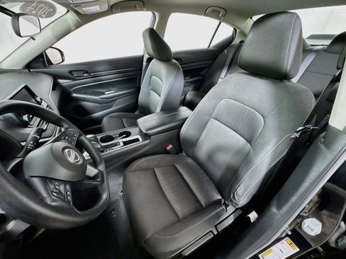 Used 2024 Nissan Altima 2.5 S FWD image 12
