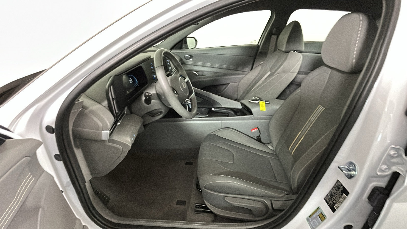 Used 2025 Hyundai Elantra Sport FWD image 14