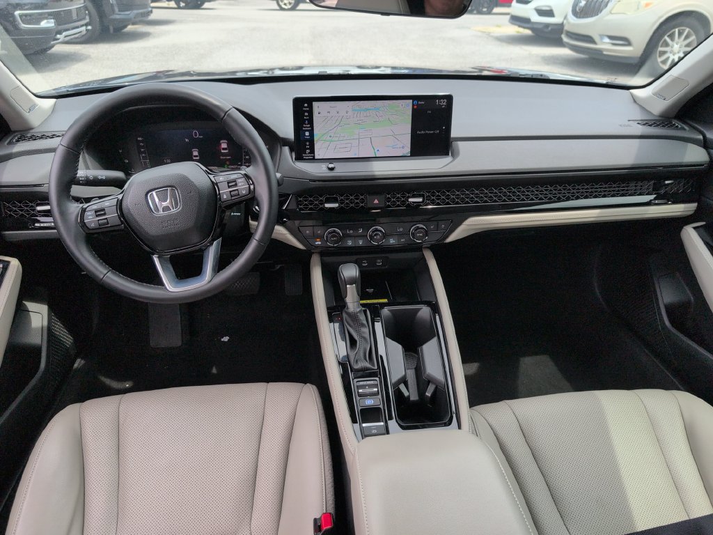 Used 2023 Honda Accord Touring image 24