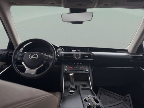 Used 2019 Lexus IS 300 image 12