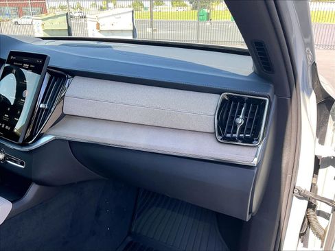 New 2027 Volvo XC90 B6 Plus AWD/4WD image 28