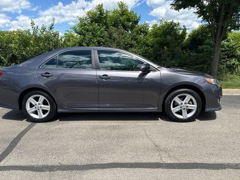 Used 2014 Toyota Camry SE FWD image 8
