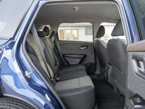 Used 2023 Nissan Rogue SV FWD image 32