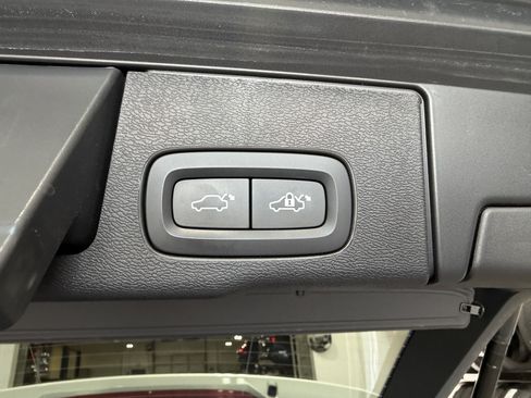 Used 2023 Volvo XC60 B5 Plus w/ Climate Package AWD/4WD image 34