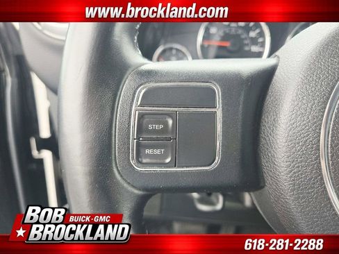 Used 2015 Jeep Wrangler Unlimited Sahara AWD/4WD image 22