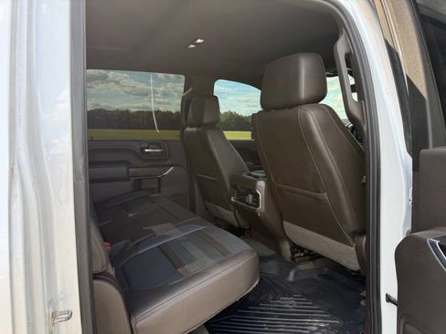 Used 2020 GMC Sierra 2500 Denali w/ Denali Ultimate Package AWD/4WD image 14