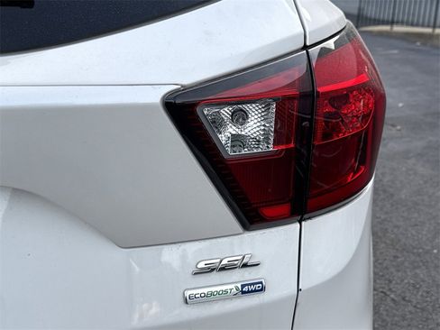 Used 2019 Ford Escape SEL image 34