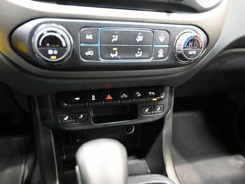 Used 2022 Chevrolet Colorado Z71 image 19