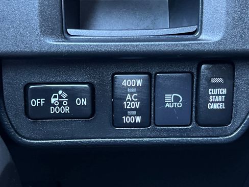 Certified 2019 Toyota Tacoma TRD Off-Road AWD/4WD image 28
