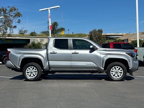Used 2025 Toyota Tacoma SR5 image 6