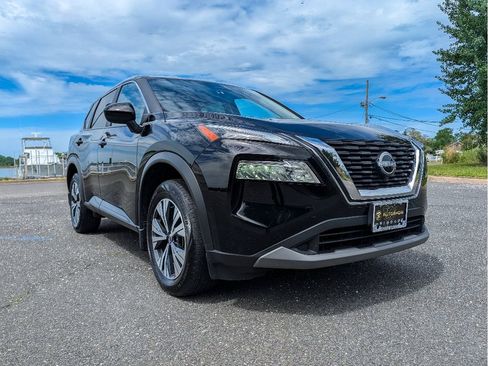 Used 2023 Nissan Rogue SV AWD/4WD image 3