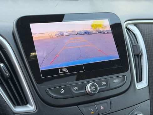 Used 2024 Chevrolet Malibu LT image 24