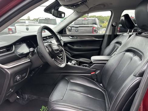 Used 2023 Jeep Grand Cherokee L Limited w/ Black Appearance Package AWD/4WD image 9