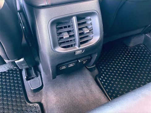 Used 2022 Jeep Cherokee Trailhawk w/ Premium Leather Package image 25