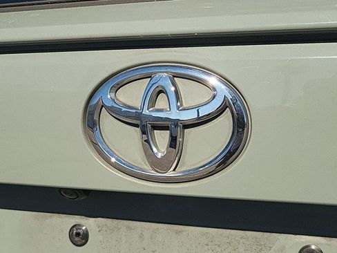 Used 2019 Toyota RAV4 XLE image 22