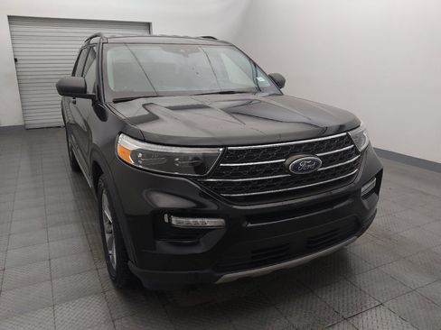Used 2022 Ford Explorer XLT w/ Equipment Group 202A AWD/4WD image 14