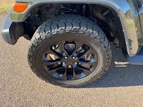 Used 2021 Jeep Wrangler Unlimited Sahara w/ Cold Weather Group image 9