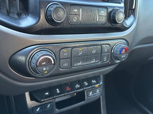 Used 2019 Chevrolet Colorado Z71 AWD/4WD image 27