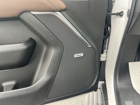 New 2025 Chevrolet Suburban High Country image 17